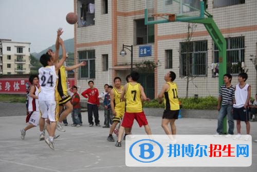 達(dá)州中專學(xué)校亂嗎