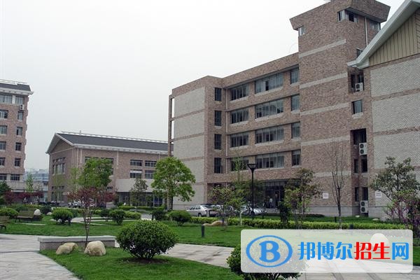 浙江藝術(shù)職業(yè)學(xué)院單招報(bào)名時(shí)間