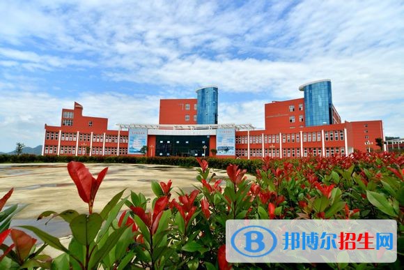 銅仁幼兒師范高等專(zhuān)科學(xué)校五年制大專(zhuān)2019年報(bào)名條件、招生對(duì)象