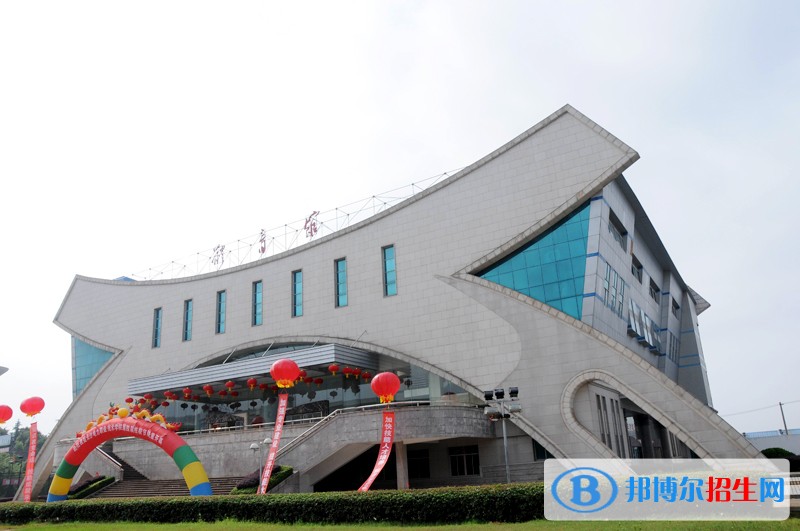 長(zhǎng)沙電力職業(yè)技術(shù)學(xué)院?jiǎn)握袌?bào)名時(shí)間