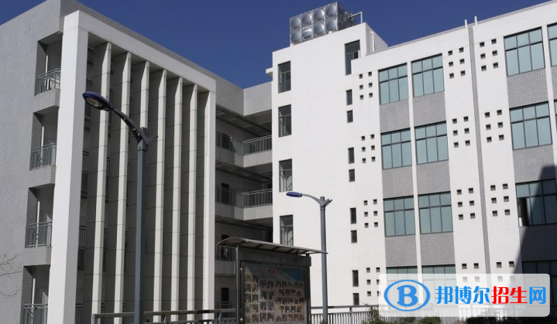 東城職業(yè)高級中學(xué)招辦聯(lián)系電話
