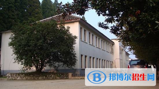 安順高中畢業(yè)上什么中專學(xué)校