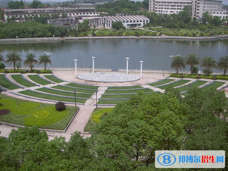 湖南環(huán)境生物職業(yè)技術(shù)學(xué)院?jiǎn)握泻?jiǎn)章
