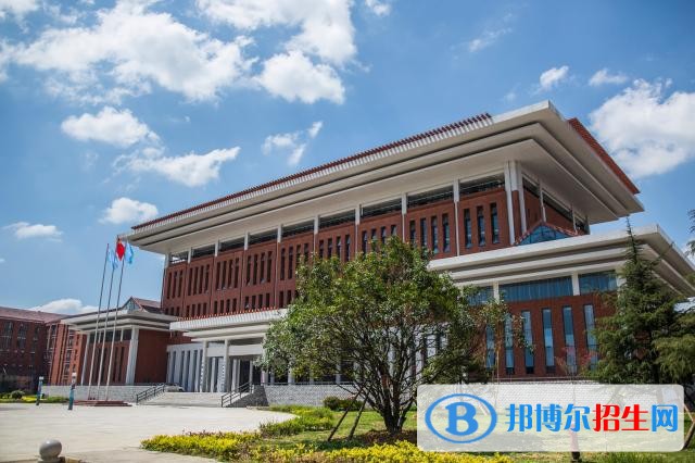 安順職業(yè)技術(shù)學(xué)院五年制大專2019招生簡章