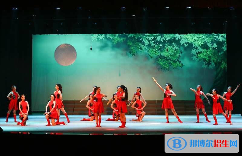 臨汾文化藝術(shù)學(xué)校2019年報名條件、招生對象