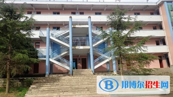 安順中專學(xué)?？梢詫W(xué)什么