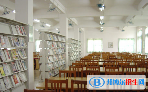 中山南朗李東海理工學(xué)校2019年報(bào)名條件、招生對(duì)象