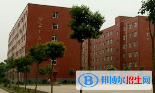 洛陽(yáng)科技職業(yè)學(xué)院?jiǎn)握泻?jiǎn)章