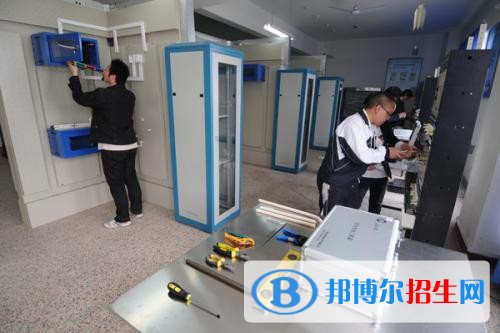 內(nèi)江中專學校什么學歷