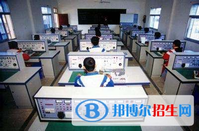 眉山初中中專學校都有什么專業(yè)