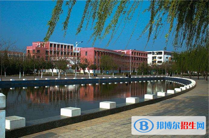 濮陽職業(yè)技術(shù)學(xué)院?jiǎn)握泻?jiǎn)章