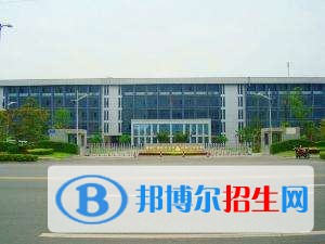 樂山初中女生上什么中專學校好