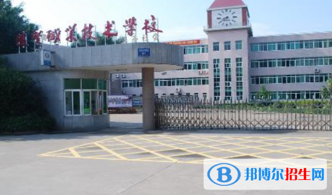 佛山順德區(qū)勒流職業(yè)技術(shù)學(xué)校2019年報(bào)名條件、招生對象