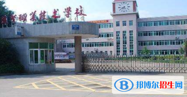 佛山順德區(qū)胡寶星職業(yè)技術(shù)學(xué)校2019年報名條件、招生對象
