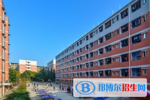 四川省衛(wèi)生學校五年制大專宿舍