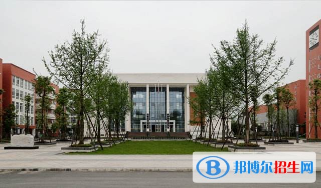 雅安初中女生上什么中專學校好