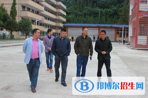 雅安讀中專學(xué)校好還是高中好