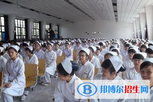 成都華夏衛(wèi)校2019年報名條件、招生對象
