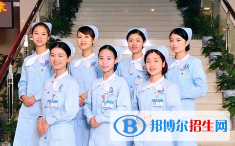 成都成醫(yī)一附院護士學校2019年報名條件、招生對象