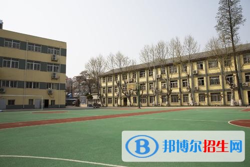 南京商業(yè)技工學校2019年報名條件、招生對象