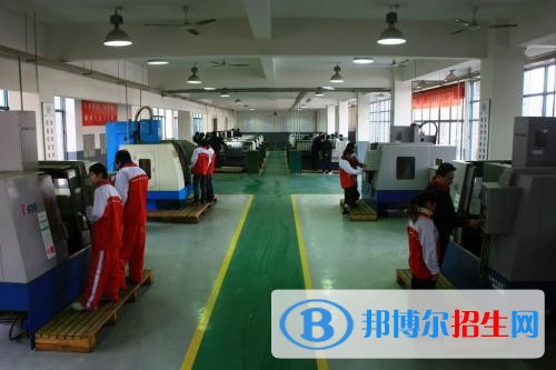 徐州高中好還是中專學校好