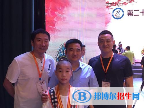太原中專學校好還是高中好
