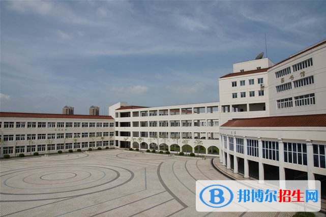 白銀沒(méi)讀完初中可以讀中專學(xué)校嗎