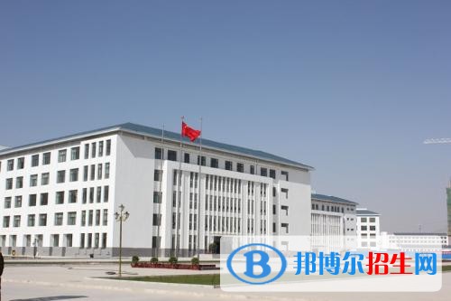 白銀讀中專學校好還是讀高中好
