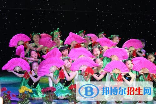 重慶文化藝術職業(yè)學院五年制大專2019年招生辦聯(lián)系電話