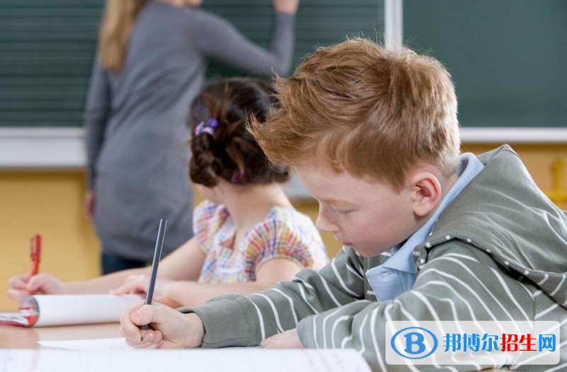 湖南初中畢業(yè)考什么中專學校