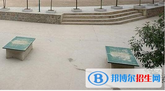 余慶白泥中學2019年報名條件、招生要求、招生對象