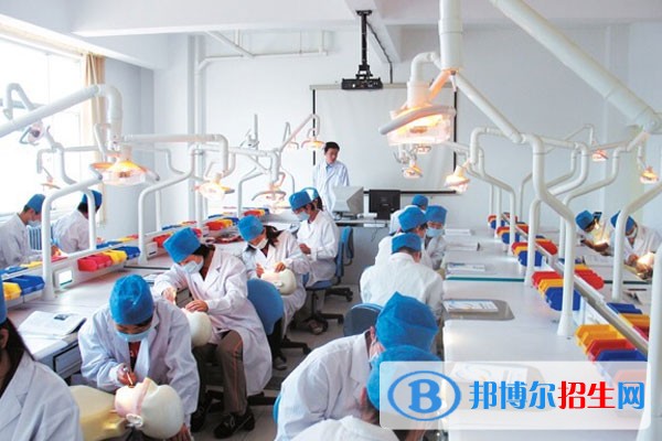 初中畢業(yè)女生上技校學什么好