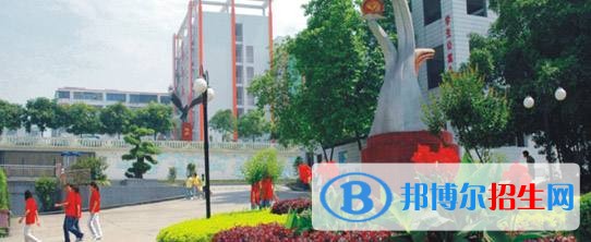 重慶市機械高級技工學校招生專業(yè)，資助政策