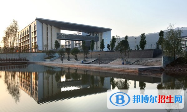 重慶市農(nóng)業(yè)機(jī)械化學(xué)校入學(xué)須知，畢業(yè)待遇