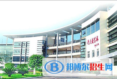 重慶巴南職業(yè)教育中心的專業(yè)設(shè)置，就業(yè)方向