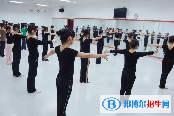 四川幼師學(xué)校職業(yè)資歷證書(shū)對(duì)畢業(yè)生的就業(yè)重要嗎？