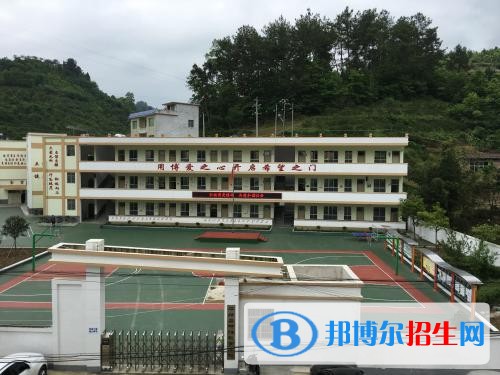 平塘縣中等職業(yè)學(xué)?；A(chǔ)設(shè)施及教學(xué)環(huán)境建設(shè)