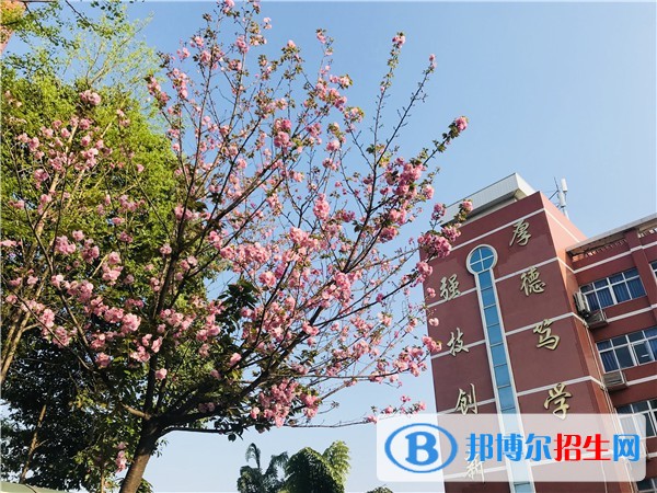 成都機(jī)械高級(jí)技工學(xué)校6