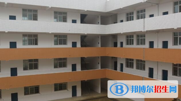 六盤水第七中學(xué)2019年報(bào)名條件、招生要求、招生對象