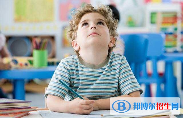 湖南中專學(xué)校學(xué)費多少