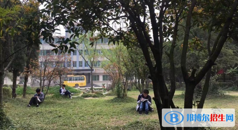 畢節(jié)第四實(shí)驗(yàn)高級(jí)中學(xué)2019年報(bào)名條件、招生要求、招生對(duì)象