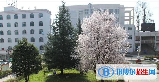 納雍第五中學(xué)2019年報(bào)名條件、招生要求、招生對象