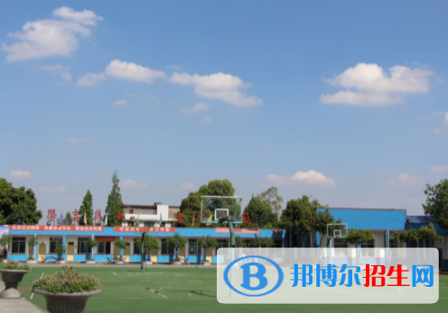 成都棠湖科技技術(shù)學校3