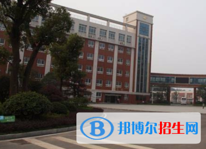 長沙中專文憑和高中文憑哪個(gè)好