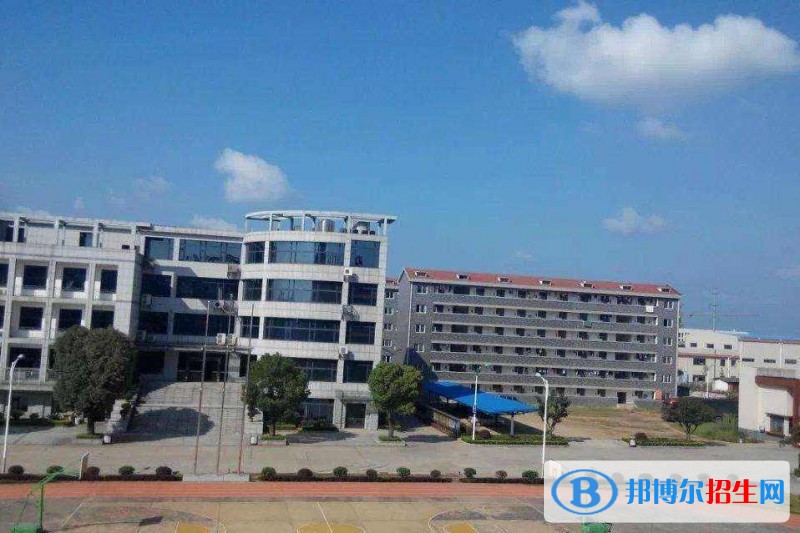 長(zhǎng)沙大專和中專是什么意思