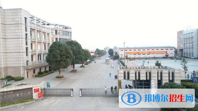 長(zhǎng)沙中專(zhuān)和技校一樣嗎