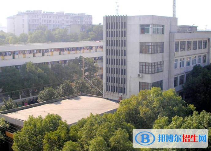 長沙中專學(xué)校學(xué)費(fèi)多少