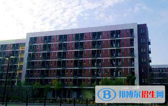 長沙中專學(xué)校是大專嗎