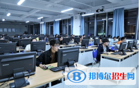 計算機應(yīng)用專業(yè)