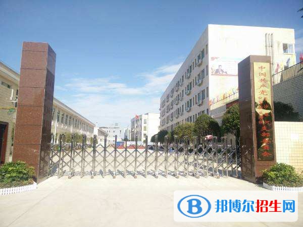 長(zhǎng)沙男孩子讀中專讀什么好